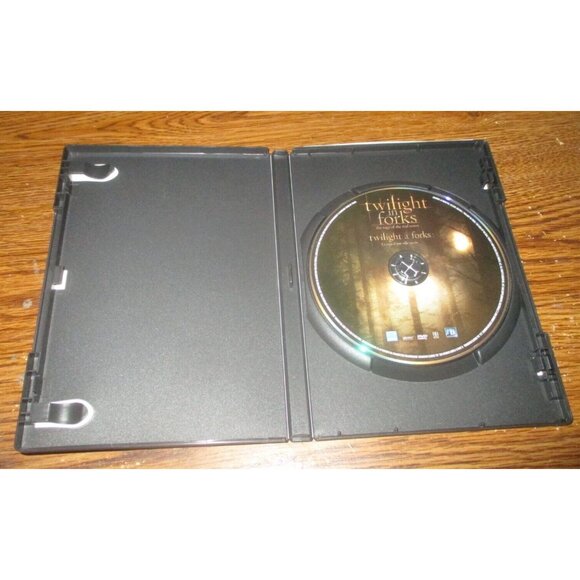 Twilight in Forks: The Saga of the Real Town (DVD, 2010, Widescreen, Canadian) - Picture 2 of 3